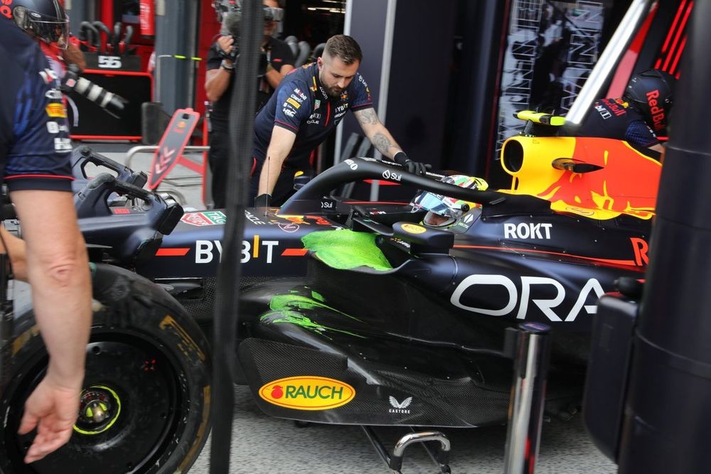 Red Bull Racing RB19 with flow-vis paint