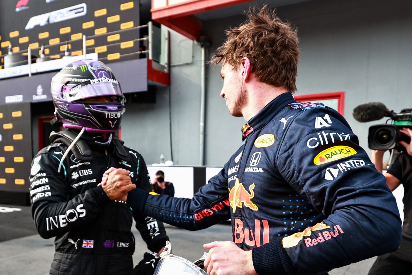 Льюис Хэмилтон и Макс Ферстаппен вместе в Red Bull Racing? Нереально! © Red Content Pool