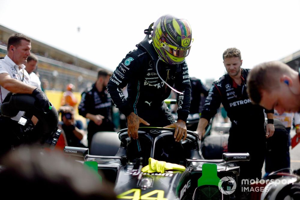 Sir Lewis Hamilton, Mercedes-AMG, arrives on the grid
