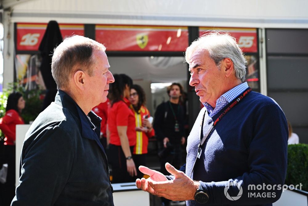 Martin Brundle, Sky F1, chats with Carlos Sainz Jr