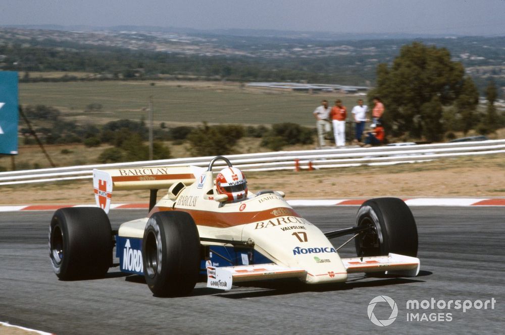 Winkelhock agreed to give Surer a tow in qualifying for the 1984 South African Grand Prix, helping him to top the DFV brigade