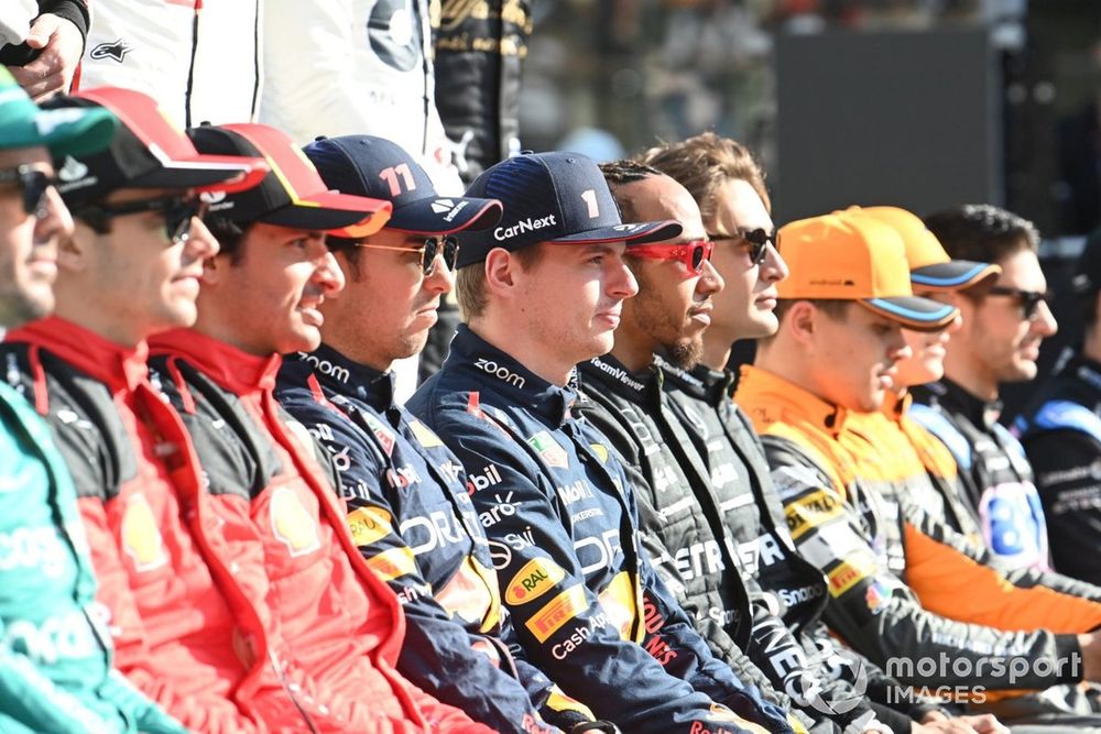 There are plenty of F1 race seats up for grabs, but will teams and drivers stick or twist?